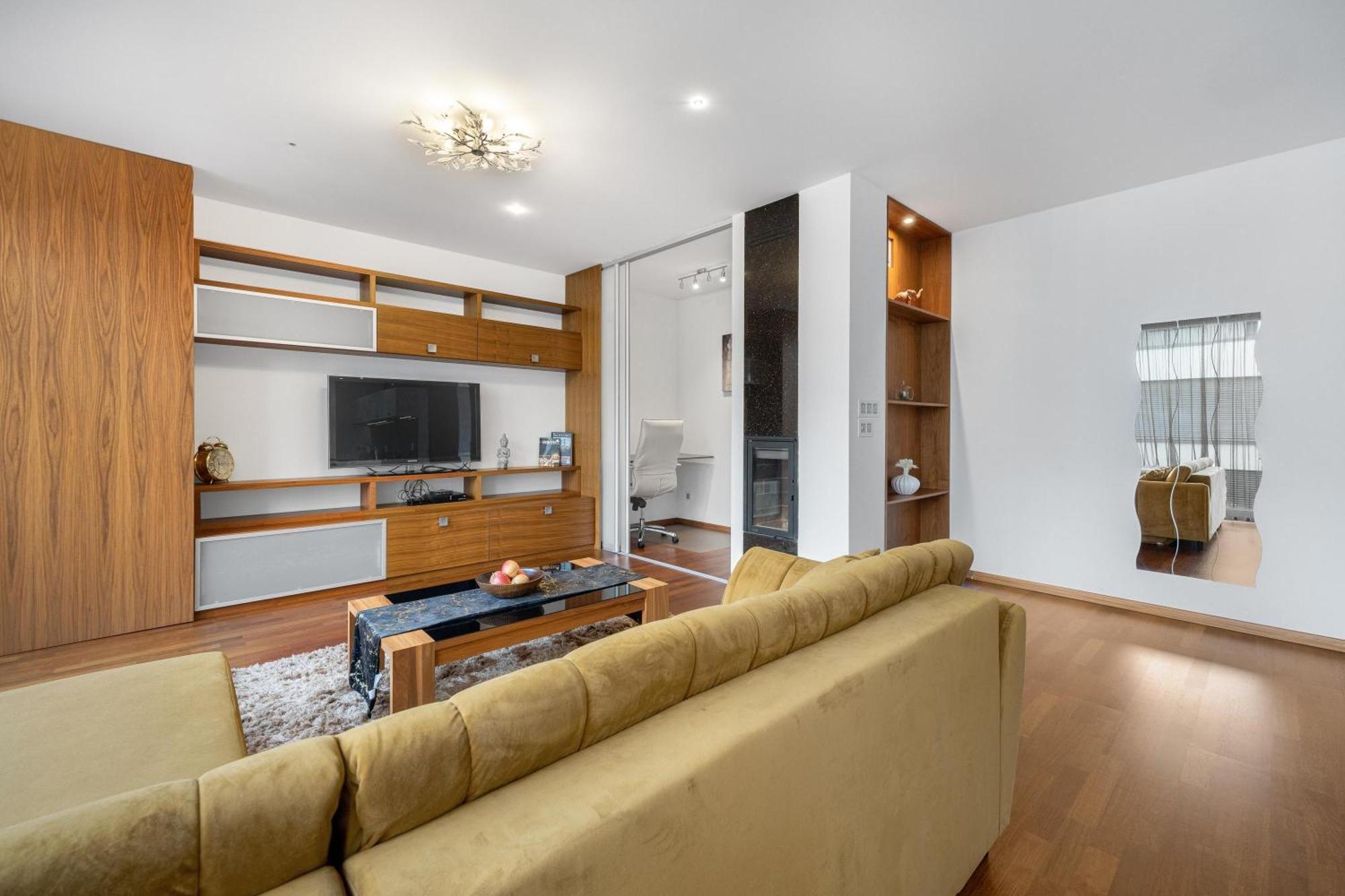 Revon Business Apartment 50 Dunajska Bratislava Exteriör bild