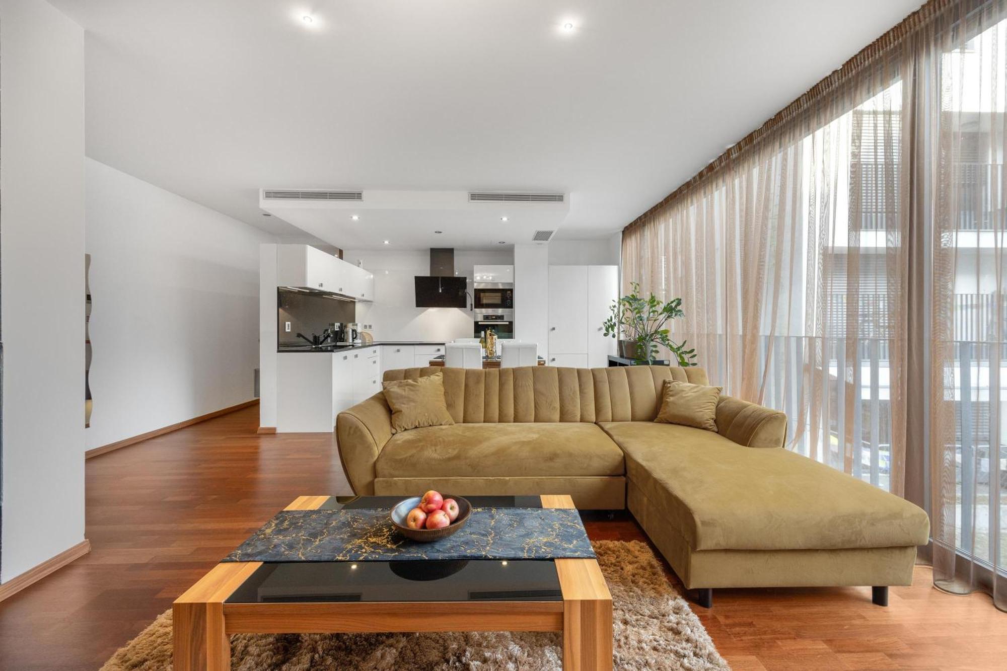 Revon Business Apartment 50 Dunajska Bratislava Exteriör bild