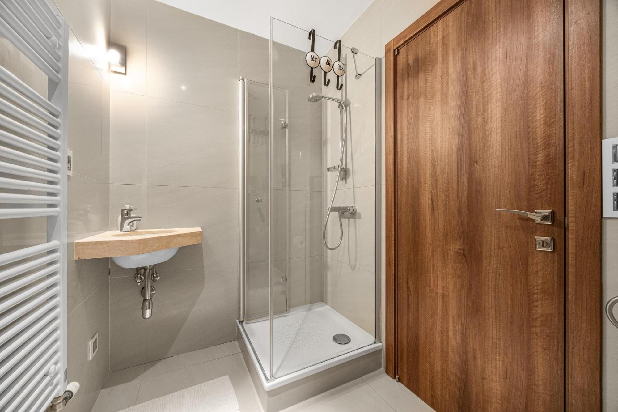 Revon Business Apartment 50 Dunajska Bratislava Exteriör bild