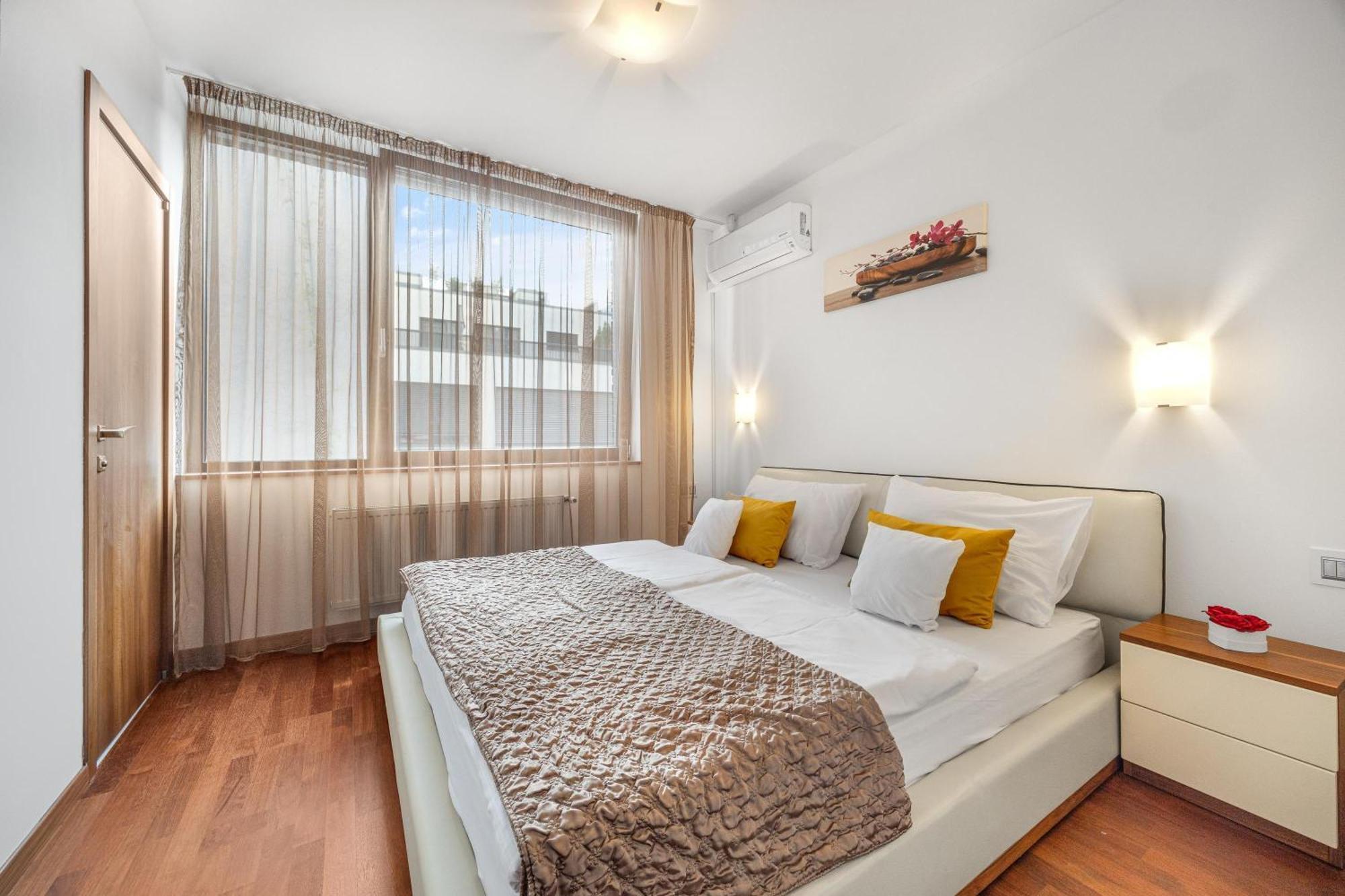 Revon Business Apartment 50 Dunajska Bratislava Exteriör bild